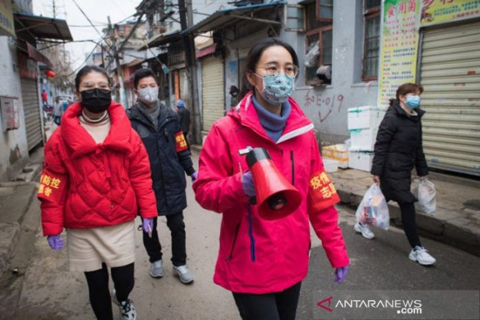 coronavirus-petugasWuhan7feb_1