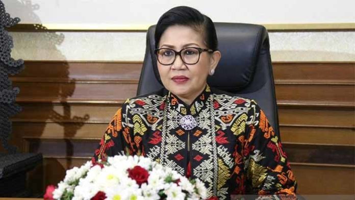 putri suastini