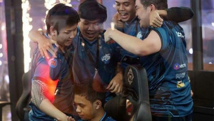 game streamer