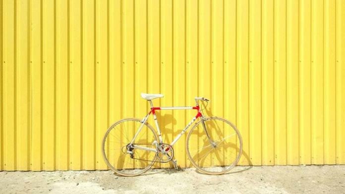 sepeda kuning