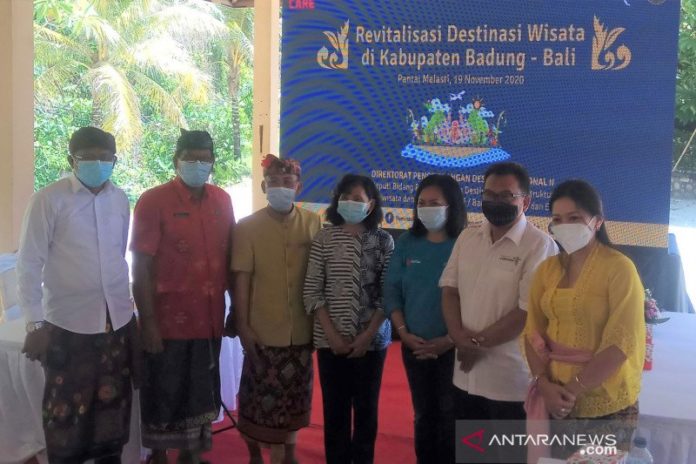 Destinasi-Wisata-Pantai-Melasti