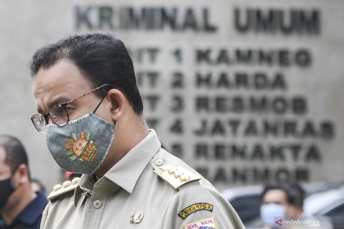 antarafoto-anies-baswedan-tiba-di-polda-metro-171120-hma-6