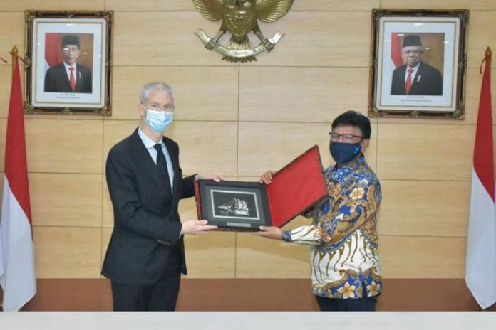 kominfo-menteri-johnny-terima-menteri-perancis-konektivitas-nasional-AYH-1