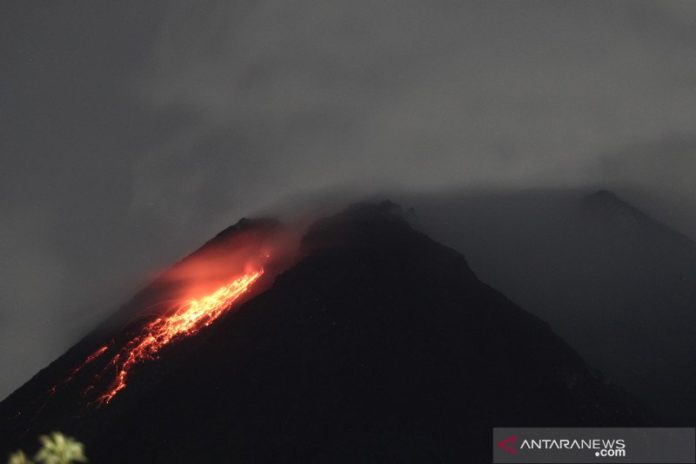 Titik-Api-Diam-Merapi-050120-hnd-5