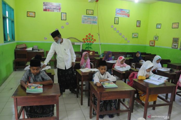 antarafoto-sambut-hari-santri-231020-sb-5