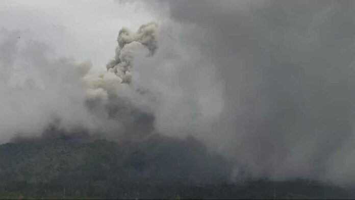 awan merapi