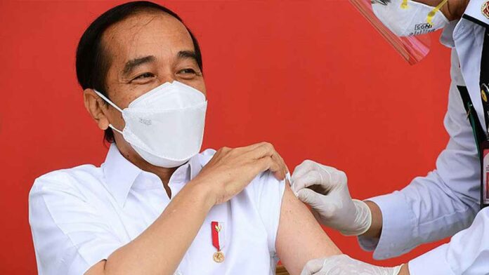 jokowi vaksin2