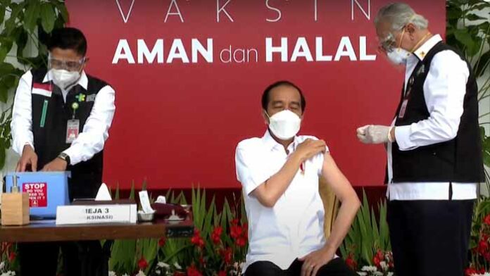 presiden suntik vaksin