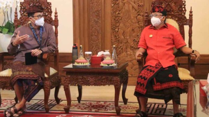 Menteri Pariwisata dan Ekonomi Kreatif Sandiaga Salahuddin Uno saat menemui Gubernur Bali Wayan Koster di Jayasabha Denpasar (Antaranews Bali/HO-Pemprov Bali/2021)