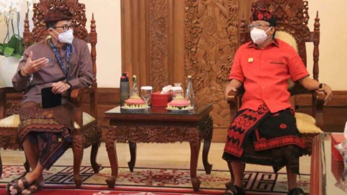 Menteri Pariwisata dan Ekonomi Kreatif Sandiaga Salahuddin Uno saat menemui Gubernur Bali Wayan Koster di Jayasabha Denpasar (Antaranews Bali/HO-Pemprov Bali/2021) Menteri Pariwisata dan Ekonomi Kreatif Sandiaga Salahuddin Uno saat menemui Gubernur Bali Wayan Koster di Jayasabha Denpasar (Antaranews Bali/HO-Pemprov Bali/2021)
