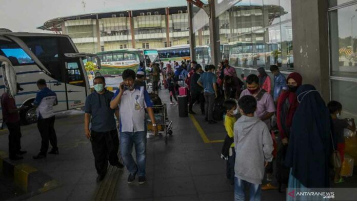 perjalanan domestik