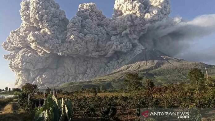 sinabung1