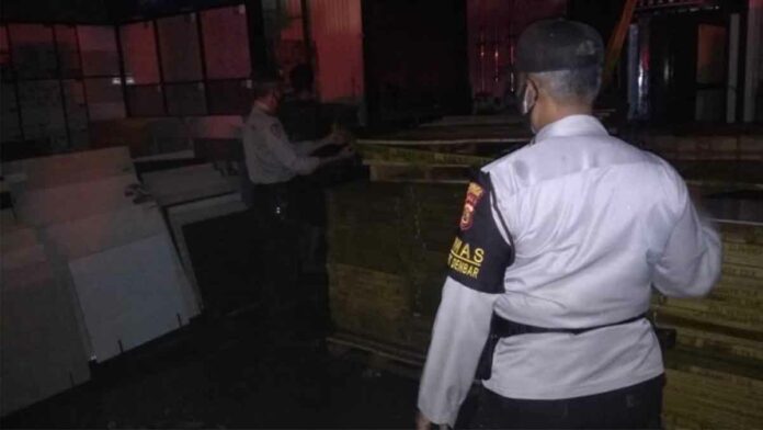 toko bangunan