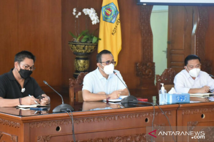 Pemkot-Rapat-Terbatas-Covid