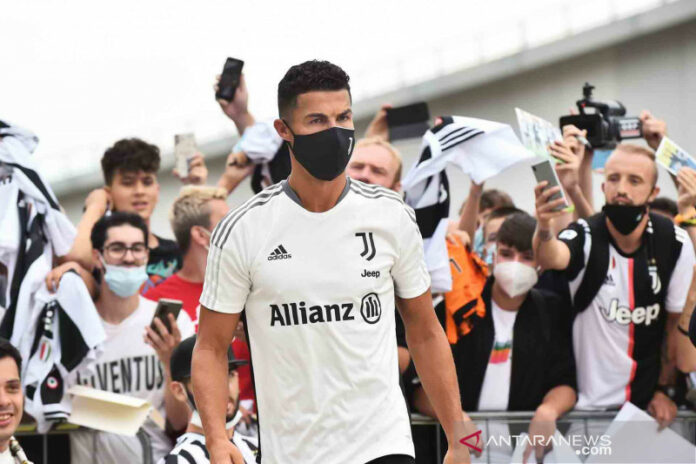 2021-07-26T074348Z_848441066_UP1EH7Q0LGY05_RTRMADP_3_SOCCER-ITALY-JUV-RONALDO