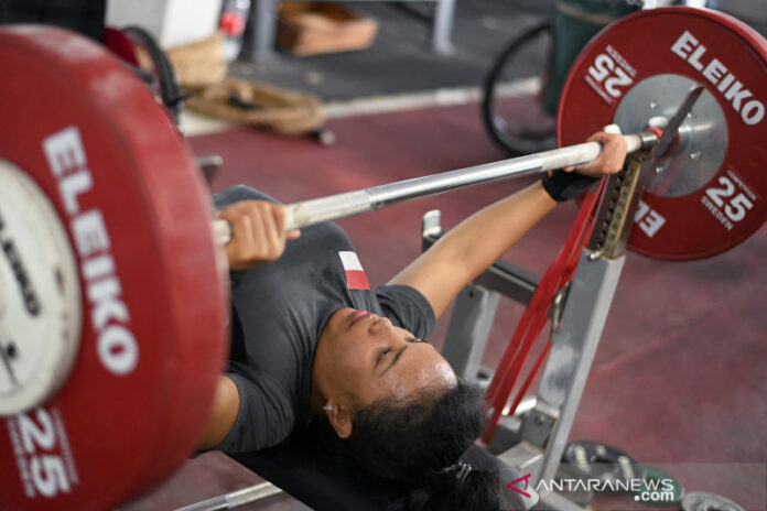 INDONESIA-Ni-Nengah-Widiasih-Para-Power-Lifting-5