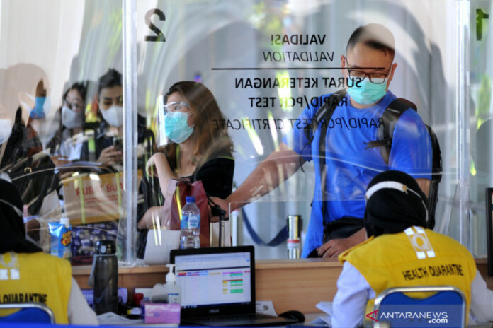 antarafoto-persyaratan-penumpang-pesawat-ppkm-darurat-050721-fik-1