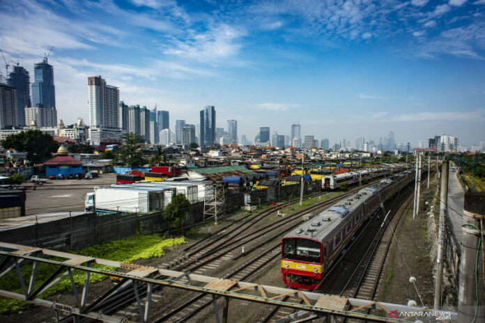 antarafoto-revisi-target-pertumbuhan-ekonomi-nasional-130721-aaa-7_1
