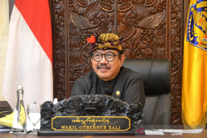 Wagub-Bali-baju-hitam