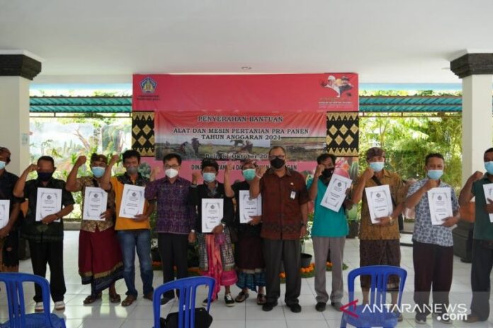 Bantuan-traktor
