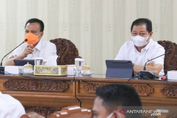 Dewa-Indra-dan-Santha (1)