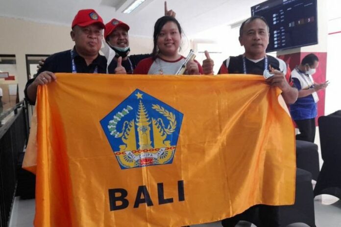 Lily-menembak-Bali