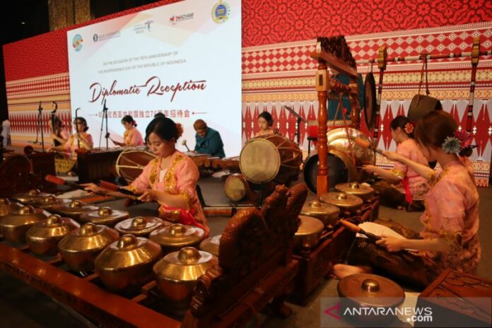Mahasiswa-China-Gamelan-Beijing-191021-irf-1