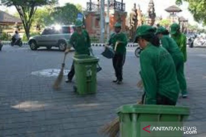 Petugas-Sampah-Galungan