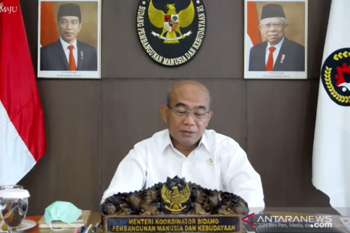 Screenshot-2021-11-01-at-13-34-49-LIVE-Konferensi-Pers-PPKM-Jakarta-1-November-2021 (1)