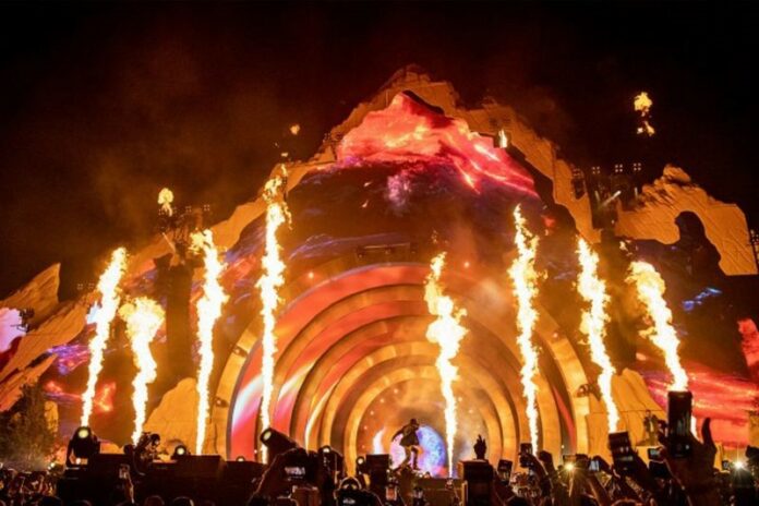 konser travis