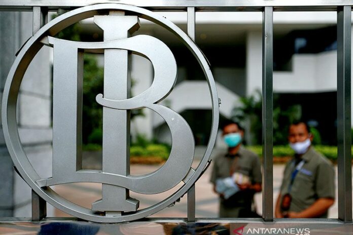 2021-05-25T000000Z_30248460_RC2VMN9J0POZ_RTRMADP_3_INDONESIA-ECONOMY-RATES_1