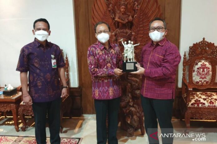 Koster-Trisno-BI-Award