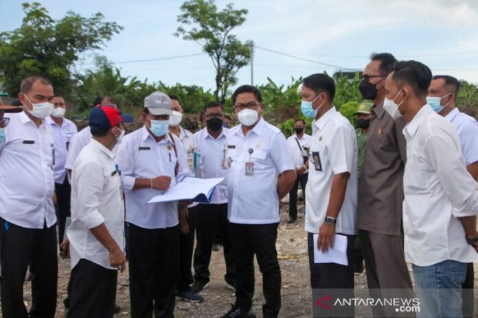 Pemkot-Tinjau-Pembangunan-TP3R