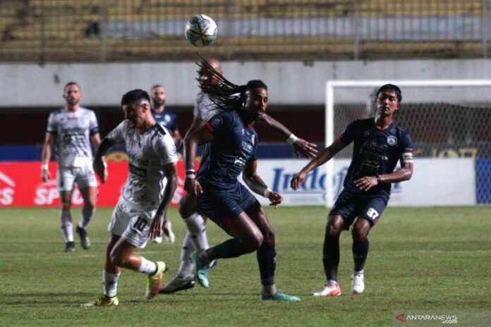 antarafoto-arema-melawan-bali-united-051221-afa-1