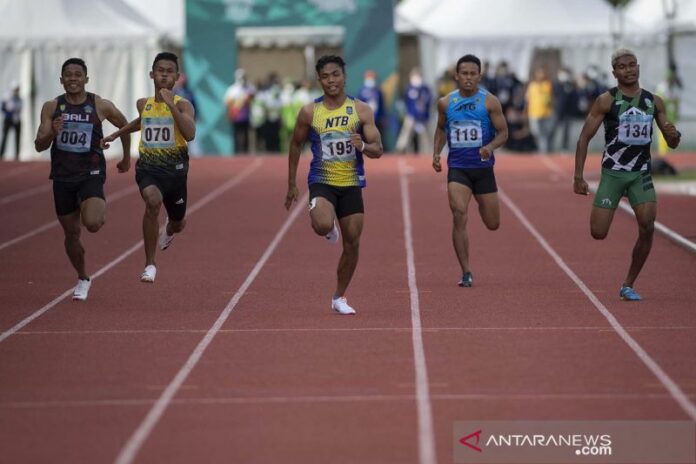 antarafoto-lalu-zohri-juarai-lari-200meter-pon-papua-111021-app-1