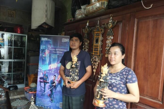 Perajin-Uang-Kepeng-Klungkung