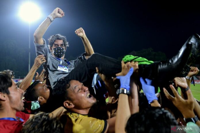antarafoto-bali-united-juara-liga1-250322-fik-1