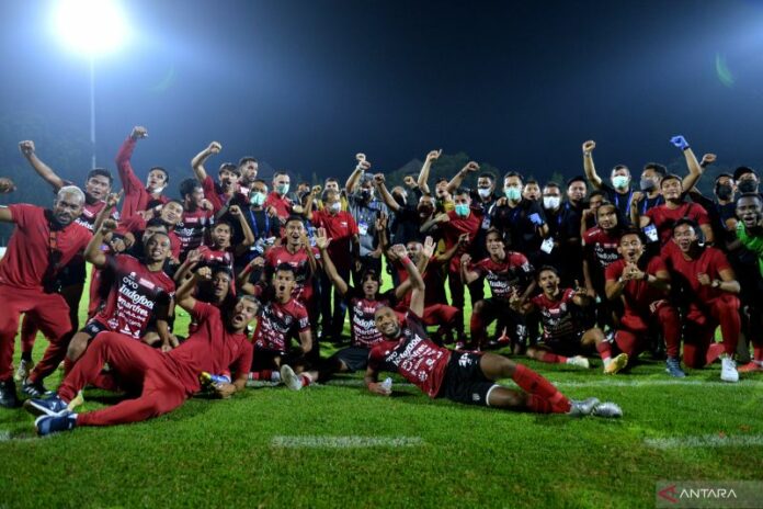 antarafoto-bali-united-juara-liga1-250322-fik-3 (1)