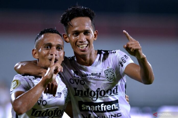 antarafoto-persik-kediri-lawan-bali-united-310322-fik-3