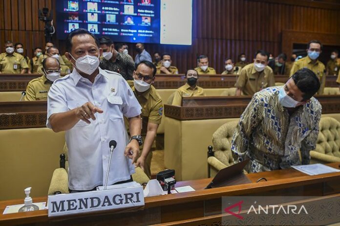 antarafoto-raker-komisi2-dengan-mendagri-05042022-gp-2_1