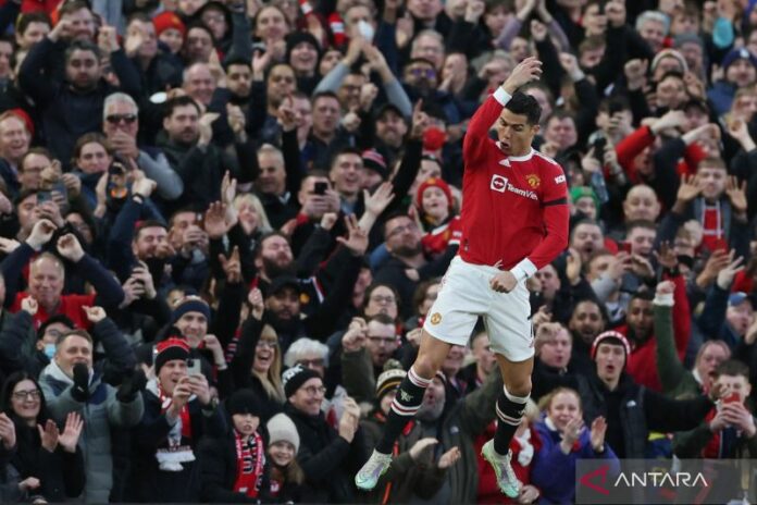 2022-03-12T191030Z_1286237245_UP1EI3C1H9H03_RTRMADP_3_SOCCER-ENGLAND-MUN-TOT-REPORT