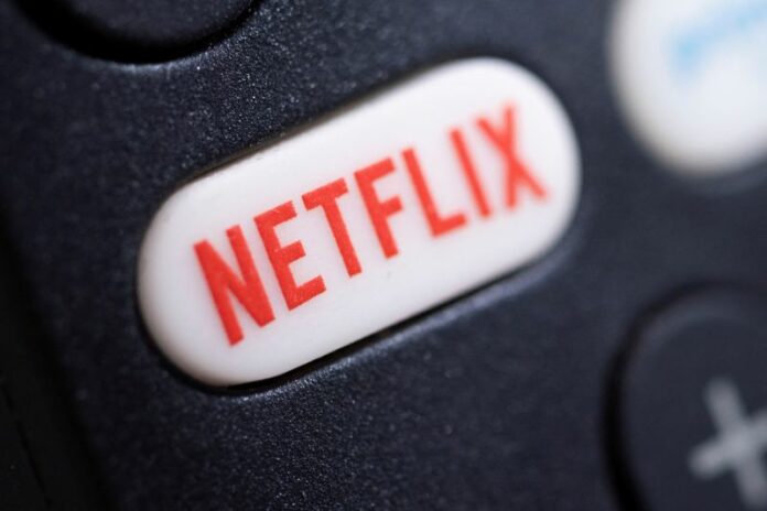 2022-05-04T163420Z_2_LYNXNPEI430PT_RTROPTP_4_NETFLIX-SHAREHOLDERS-LAWSUIT