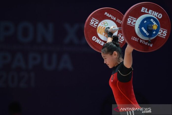 Angkat-Besi-Kelas-49-kg-Putri-PON-Papua-06102021-fzn-2