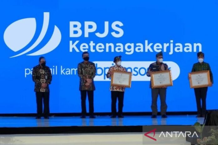 Penghargaan-arsip-BPJAMSOSTEK-edit
