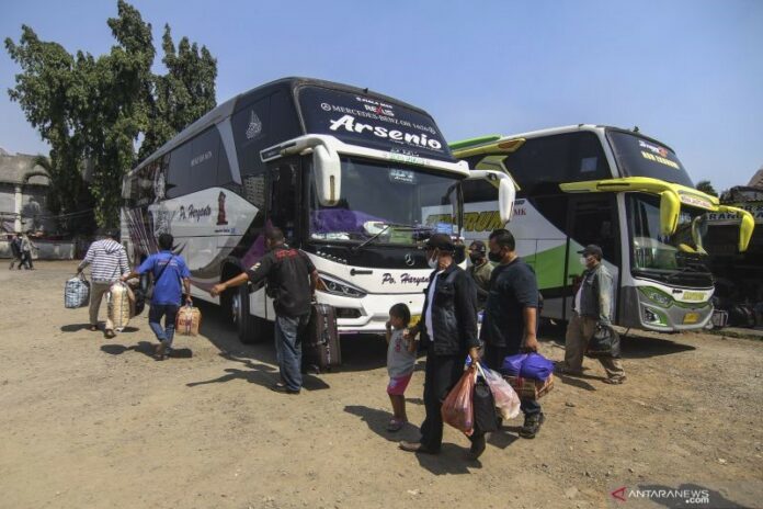 perjalanan domestik