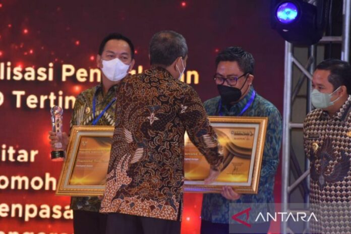 Pemkot-denpasar-penghargaan-Kemendagri