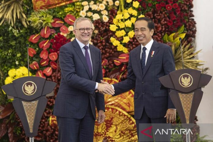 antarafoto-presiden-jokowi-menerima-kunjungan-pm-australia-060622-sgd-6