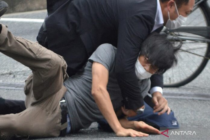 2022-07-08T072341Z_643989119_MT1YOMIUR000EA0OX2_RTRMADP_3_JAPAN-ABE