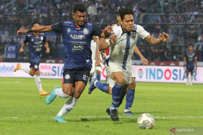 antarafoto-arema-melaju-ke-final-110722-abs-3
