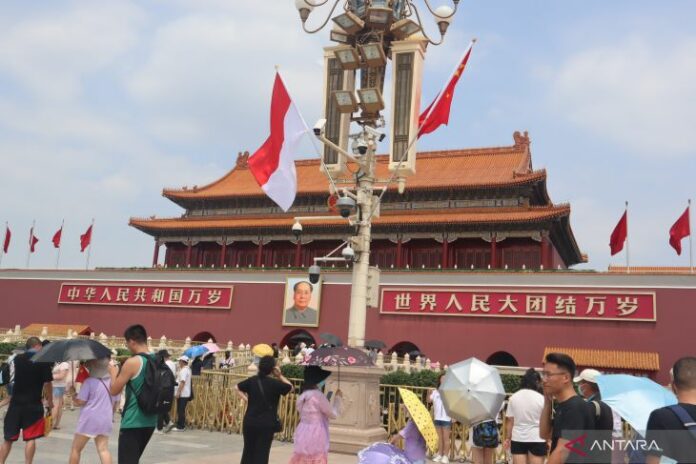 antarafoto-bendera-indonesia-kota-terlarang-beijing-260722-irf-3